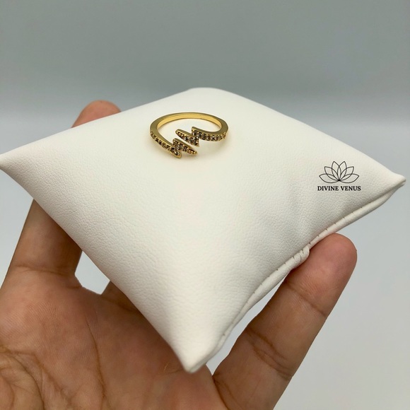 Lightning Bolt Ring ⚡️ 18K Gold Plated Brass ⚡️ - Picture 10 of 14